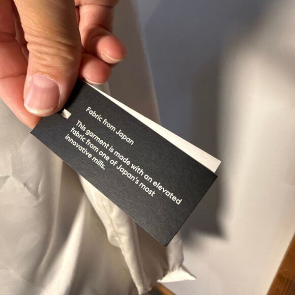 NWT Babaton aritzia Bassman keyhole long sleeve shirt size medium cream puff sle - Picture 5 of 11